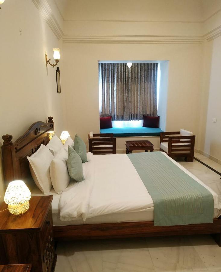 Hotel Raj Bagh Palace Jaipur Luaran gambar
