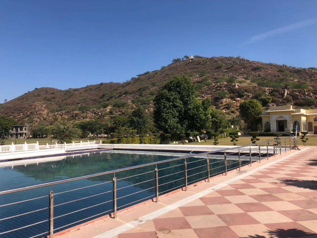 Hotel Raj Bagh Palace Jaipur Luaran gambar