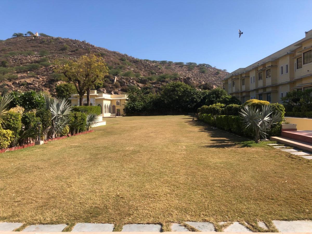 Hotel Raj Bagh Palace Jaipur Luaran gambar